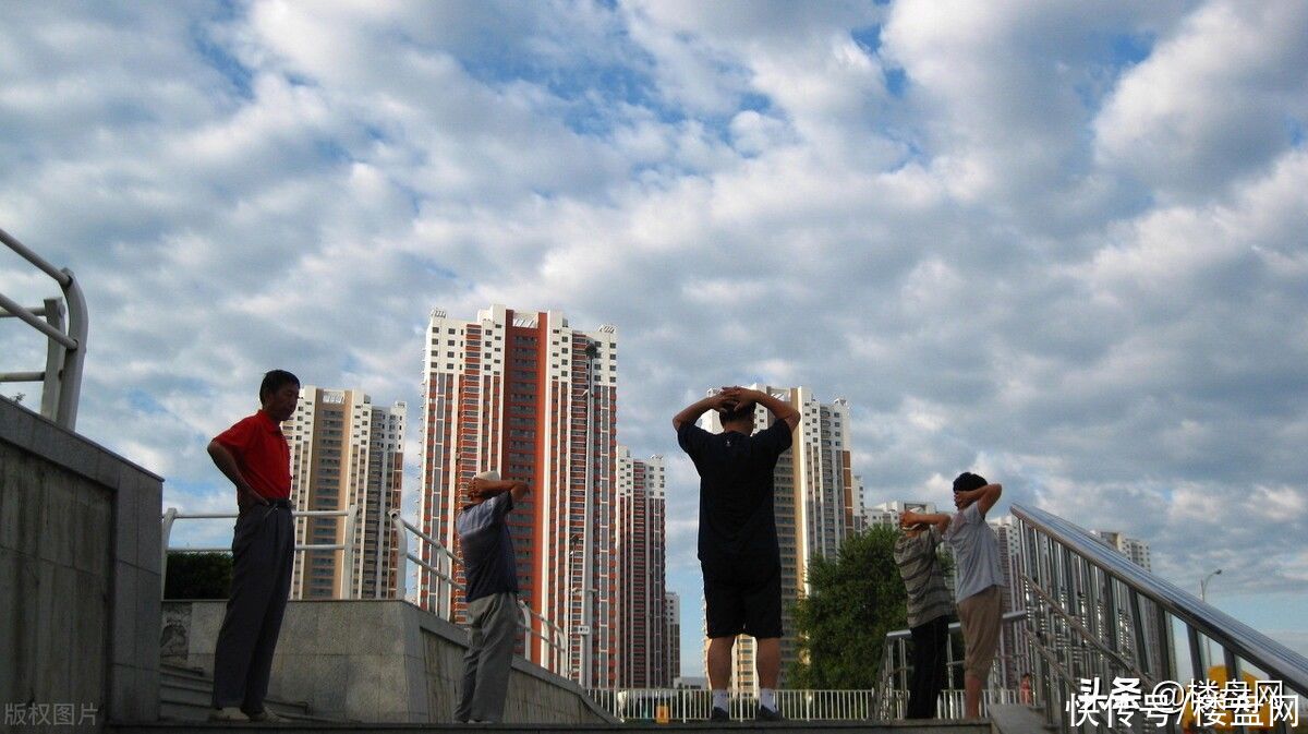 租房|租房还是买房？樊纲：年轻人租房更合算