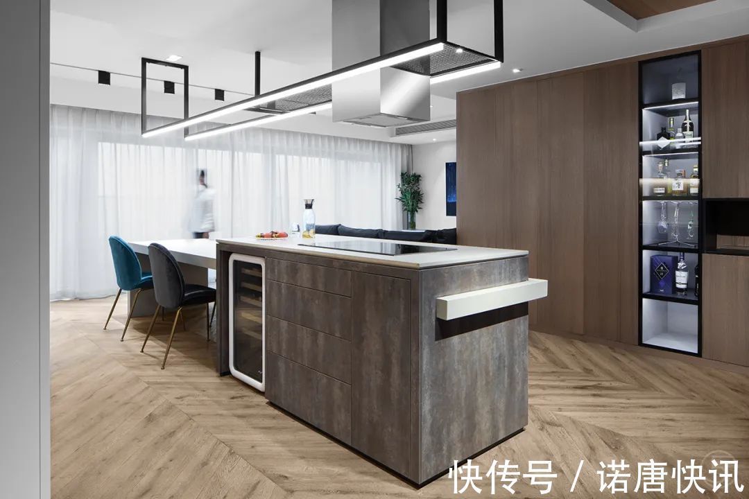 玄关|180㎡现代极简,无主灯设计果然不凡,朴素的空间也有档次感