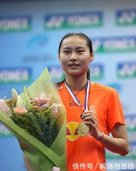 谢杏芳|王仪涵的故事：国羽无冕之王，25岁前没谈过恋爱，31岁嫁小师弟！