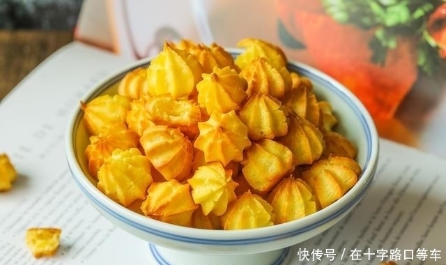 个个|个个都空心,又酥脆又香滑,一口一个,保你一次成功的小泡芙