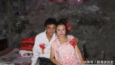 全网“最穷”婚礼?新娘穿睡衣结婚,看到她的头发再次相信爱情!