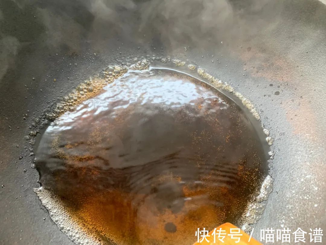 老何说菜丨家庭版红烧排骨，超简单特美味！