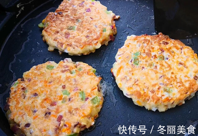 早餐饼做比肉都香,简单快速,一勺一个,10分钟就能做好