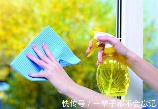 还在用报纸擦玻璃保洁阿姨告诉你“此方法”既干净又省时