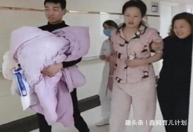 剖腹产|“最霸气产妇”火了,顺产完自己走回病房,网友调侃凯旋而归