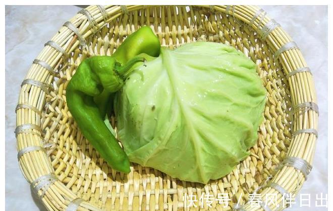 搭配|立秋后，2样蔬菜一起炒，香辣下饭，搭配馒头米饭真香