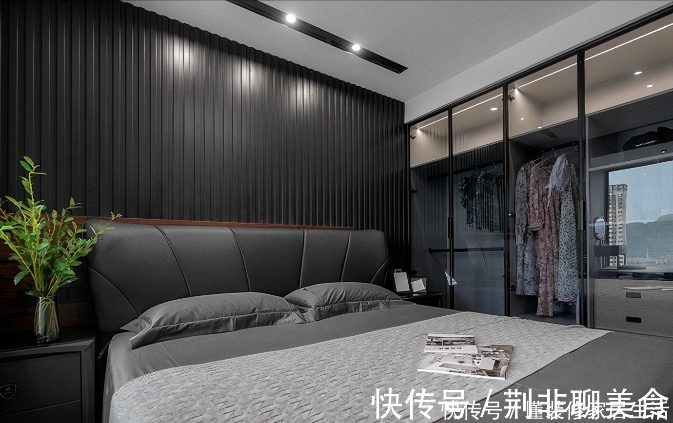 客厅|花15W装修104㎡三居室,现代风格实景,全房满满的高级感