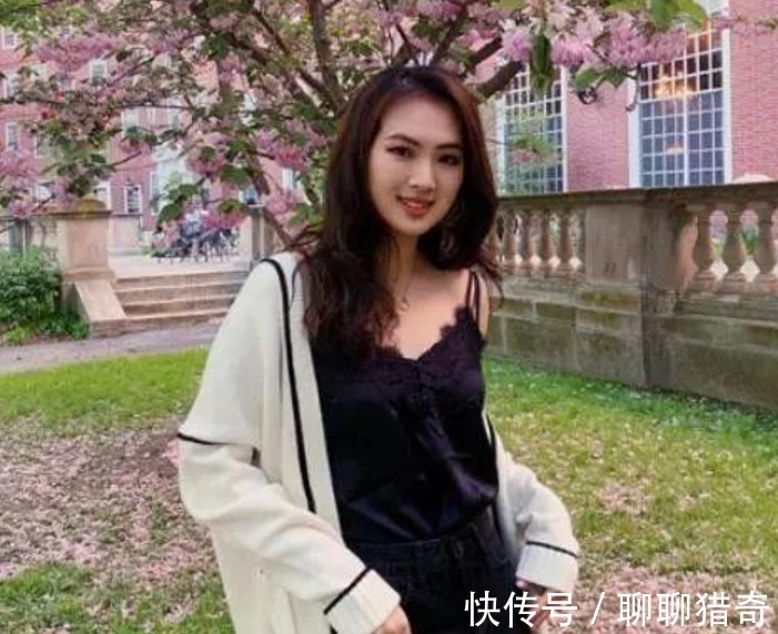 姚安娜|华为总裁任正非,20岁小女儿才貌双全,一席黑色礼服超惊艳