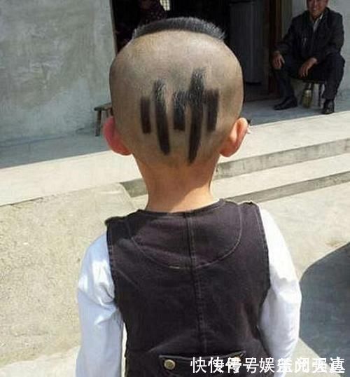 宝爸|“糟心爸爸”给娃理发,看到剪掉的辫子后,女儿想哭哭不出来