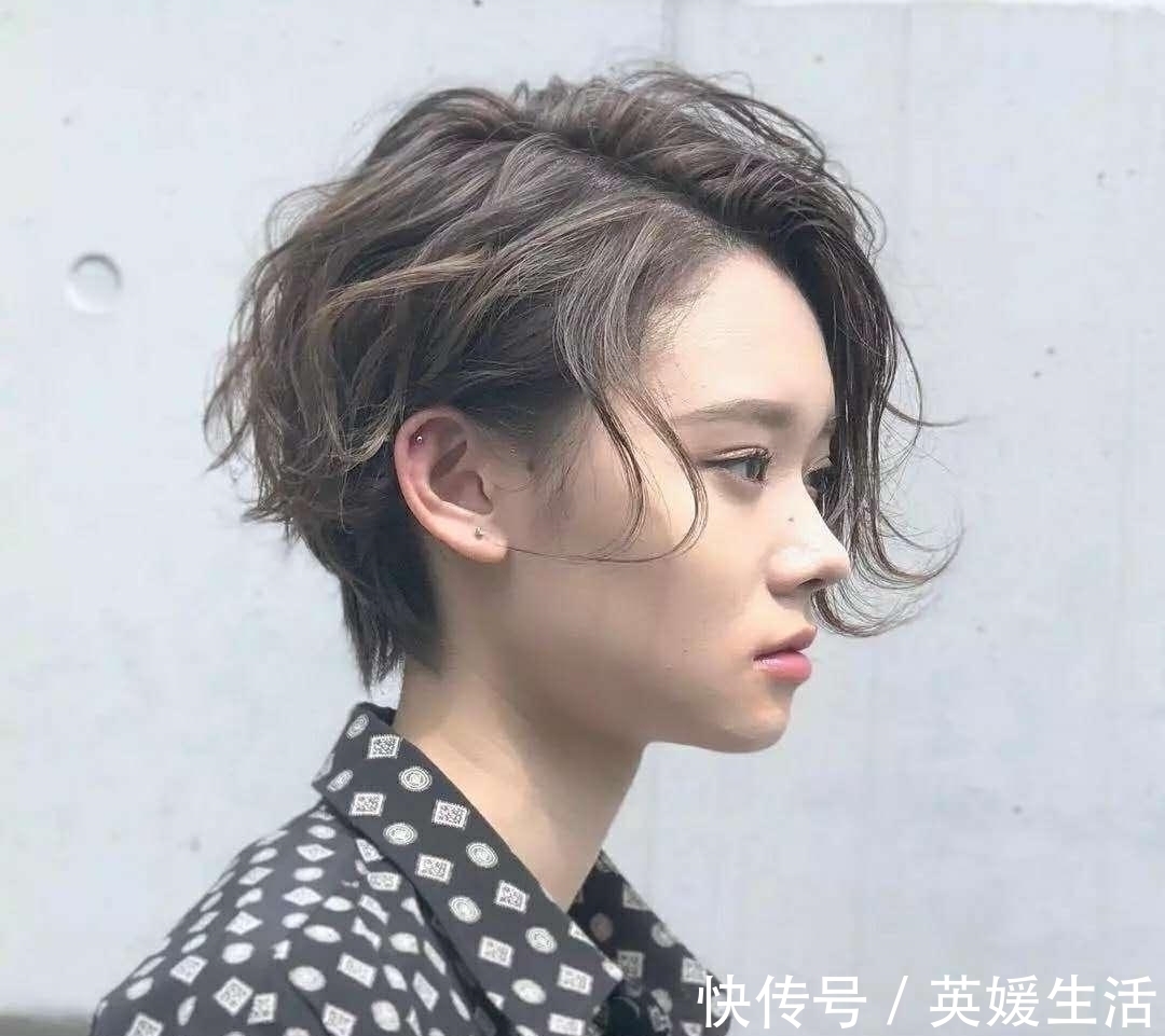 长发 女生只要了解这四个细节,你就知道自己的脸型适合什么发型了!