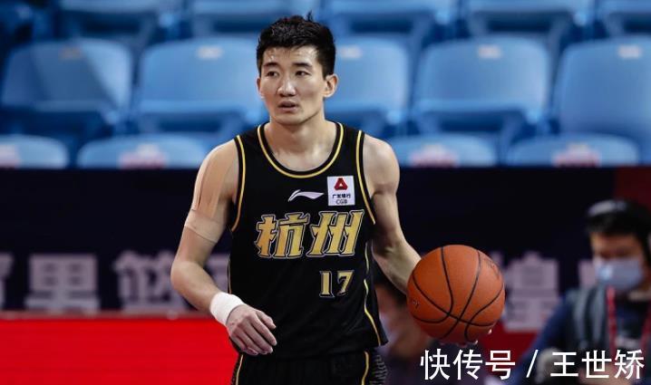 天津男篮|外援魔咒再度困扰广厦?胡金秋13中11,三驾马车率队大胜天津!