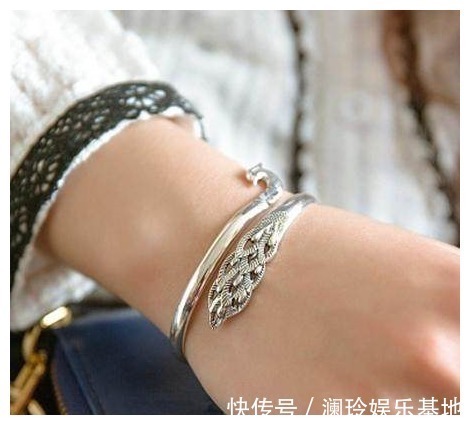 排毒|女人再节俭也要戴银手镯,戴“这只手”能排毒,可惜总有人戴反了