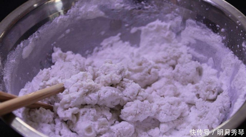 白糖和糯米粉还能这么吃，第一次吃就吃上瘾了，外酥里糯