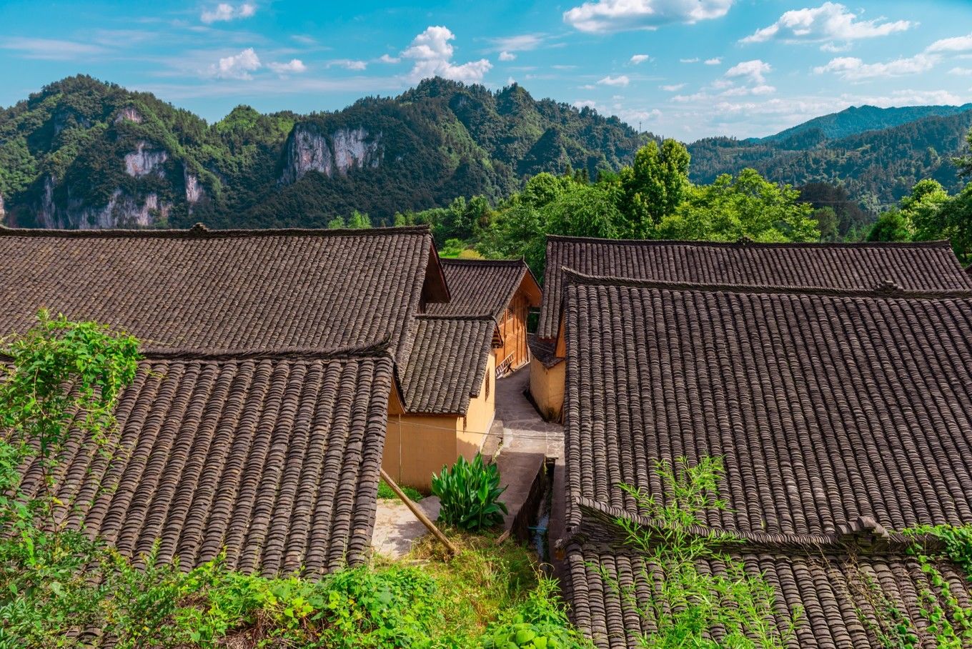 矮寨大桥|自驾《神奇女侠》取景地：矮寨奇观旅游区｜奇遇峡谷高桥、苗寨、飞瀑