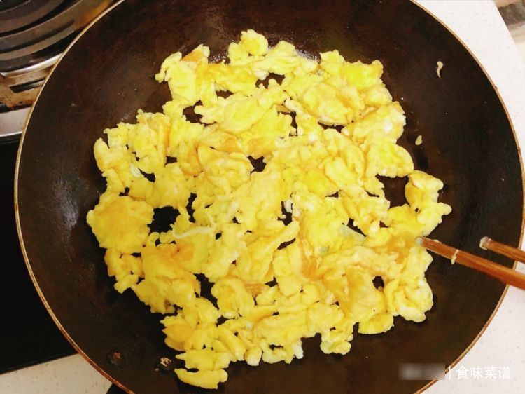 面食最好吃的做法，不用和面不用蒸，出锅外酥里嫩，孩子点名要吃