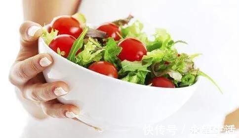 优质蛋白|35周胎儿在肚子里总是鼓包包,肚子发硬,吸收有点难受正常吗?