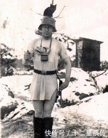 二战|二战士兵搞笑照在飞机螺旋桨上睡觉,让狗装成士兵站岗