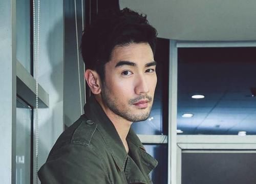 蓝台|肖战还未出镜,“反肖”大粉已经给《青春环游记》下了“连环套”