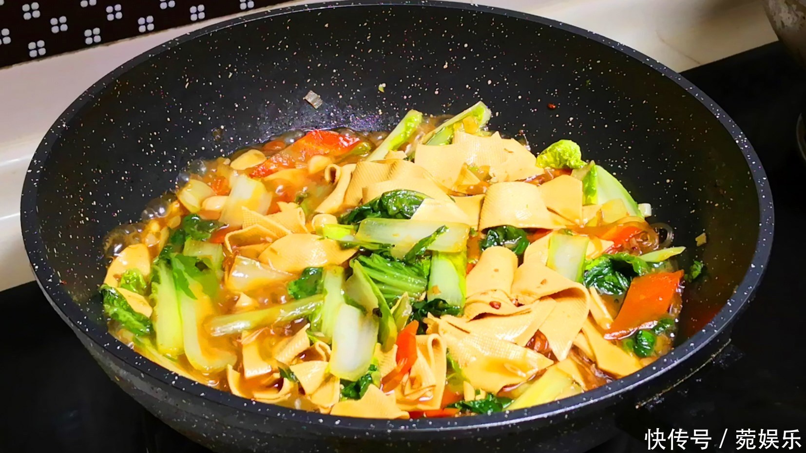 炖粉条时,多加2样食材,味道格外香,每次上桌汤都不剩下,香!