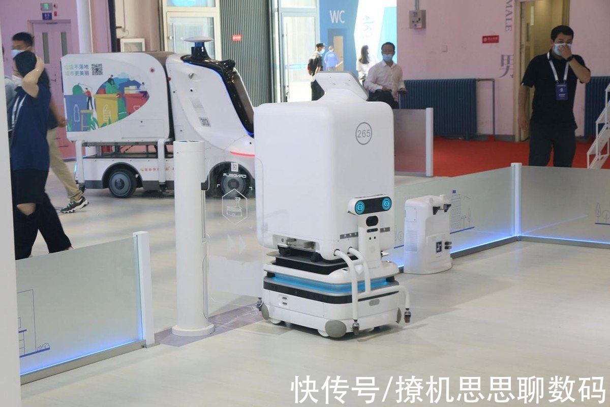 企业|从科幻到现实!坎德拉科技分体式设计机器人点燃世界机器人大会