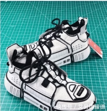 美国的神仙鞋叫Nike,意大利的叫斐乐,德国叫阿迪,中国……