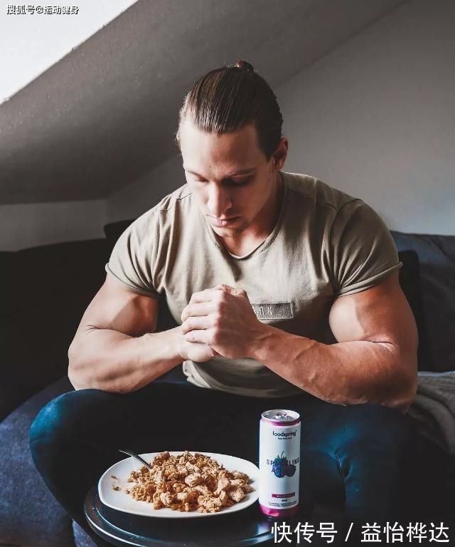 ins|臂围45cm,二头肌似小山包的猛汉奶爸,还自带肌肉抽筋绝活