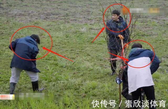 《向往5》干活被质疑作秀,看嘉宾种树时的衣服,是否摆拍很显然