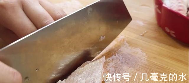 包子这样做,柔软鲜嫩,不用揉面、不用擀皮,做法简单又营养!