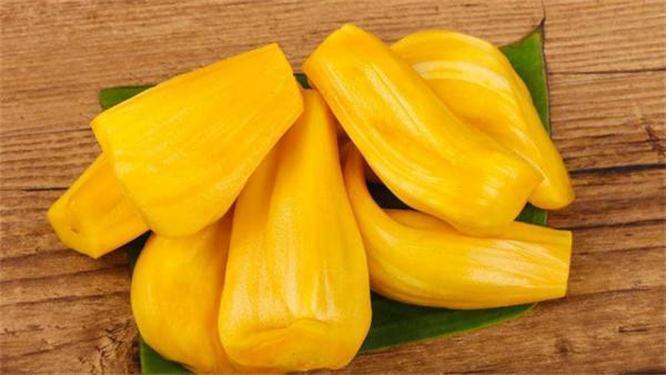 石榴|女性想要皮肤好,要坚持吃四种食物,淡化皱纹、滋润身体