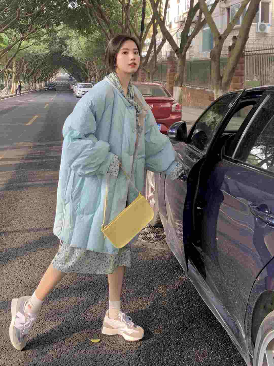 碎花裙 怎么穿保暖又减龄?快来试试这些“早春色”单品,甜美温柔又时髦