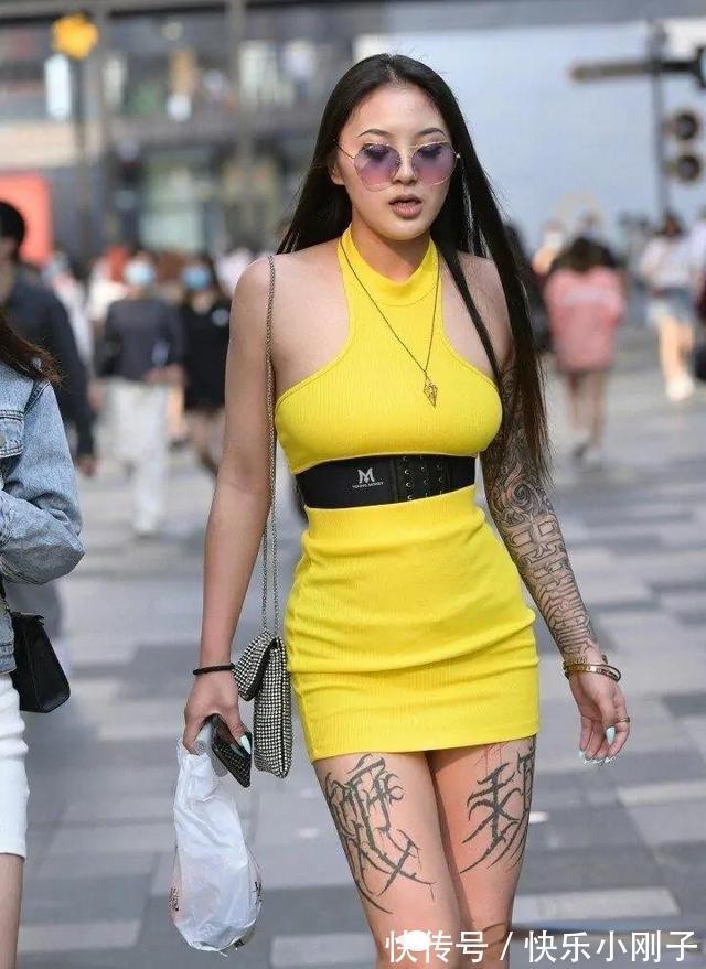 搭配|御姐范的瑜伽裤美女,休闲还减龄,充满活力