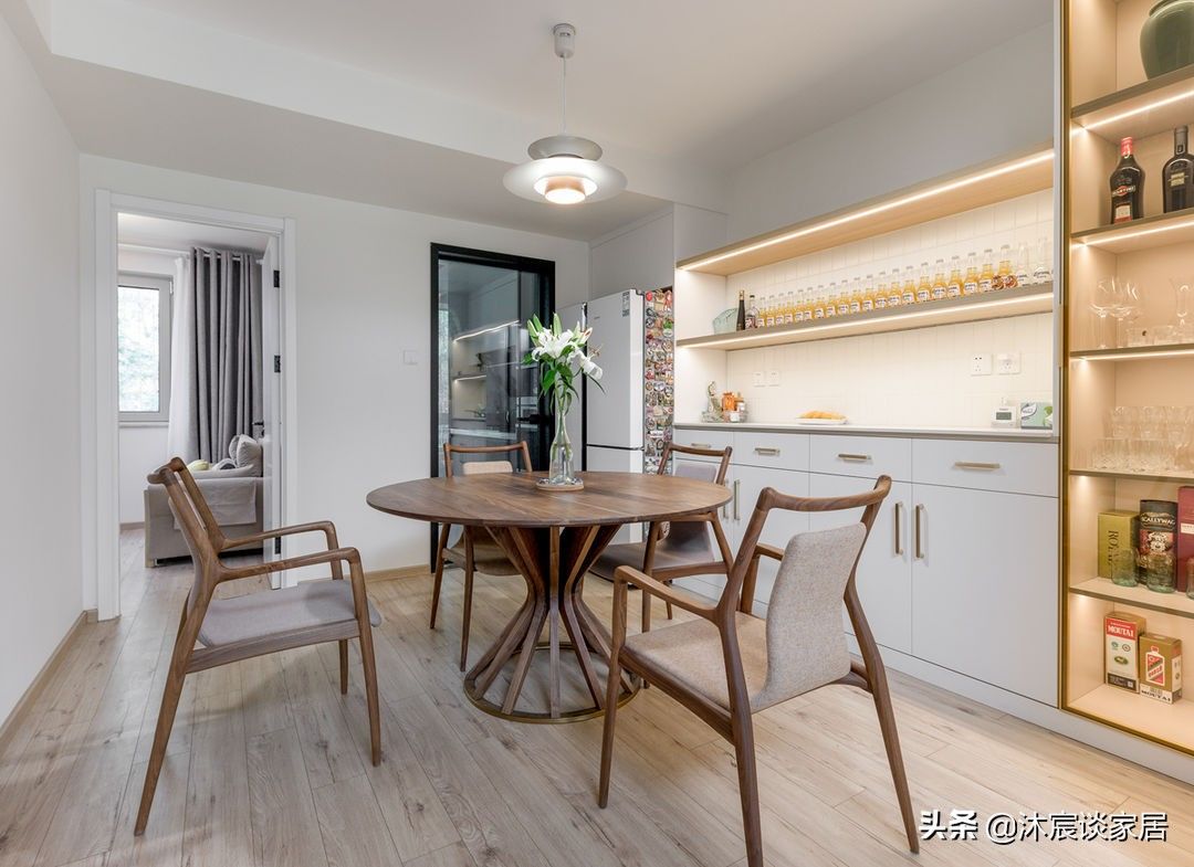 实用|她家不做吊顶也不做背景，不断给空间“减负”，真是越简单越好看