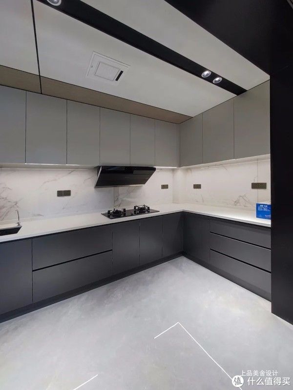 客餐厅|看了长沙夫妻的极简风,才知道什么是“网红”装修,隐形墙很惊艳