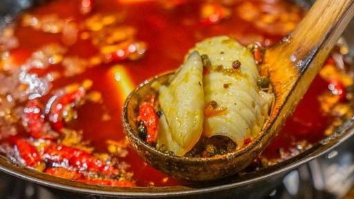 这著名的“美女之城”, “美女”和“火锅”是其两张闪亮的名片