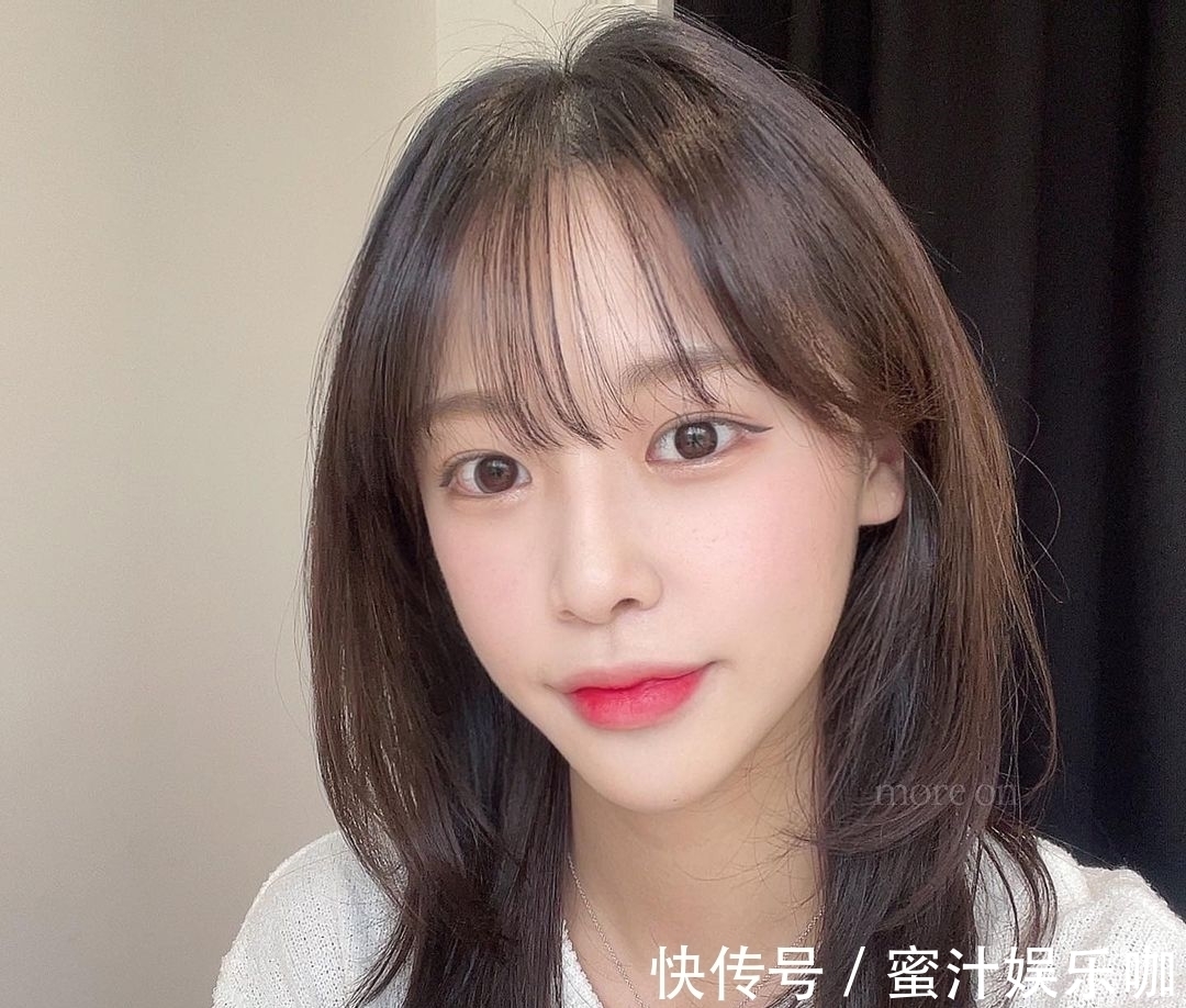 利落 大波浪半扎发利落短发，流行发型有多美？让人越看越想剪