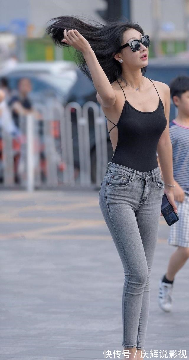 挂脖 挂脖露背衫,一套省布料的穿搭!
