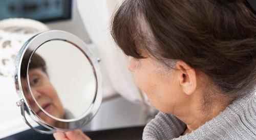 多喝|女人开始“衰老”时，可能有几个现象，多喝1物，有助延缓衰老