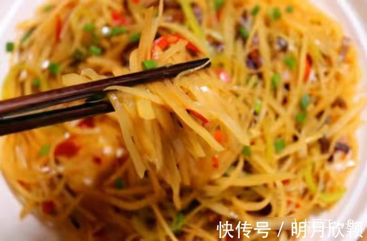 时机|炒土豆丝好不好吃，关键在于加醋的时机！这步做不对，难怪不好吃