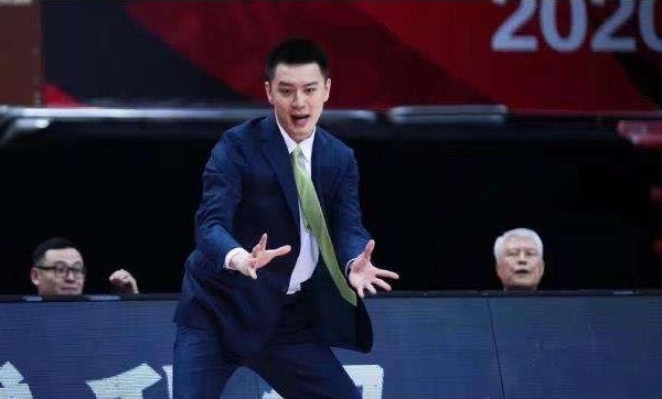 蒋兴权|韩德君正式归队!辽宁男篮大名单调整,新教练加入,寻找第三外援
