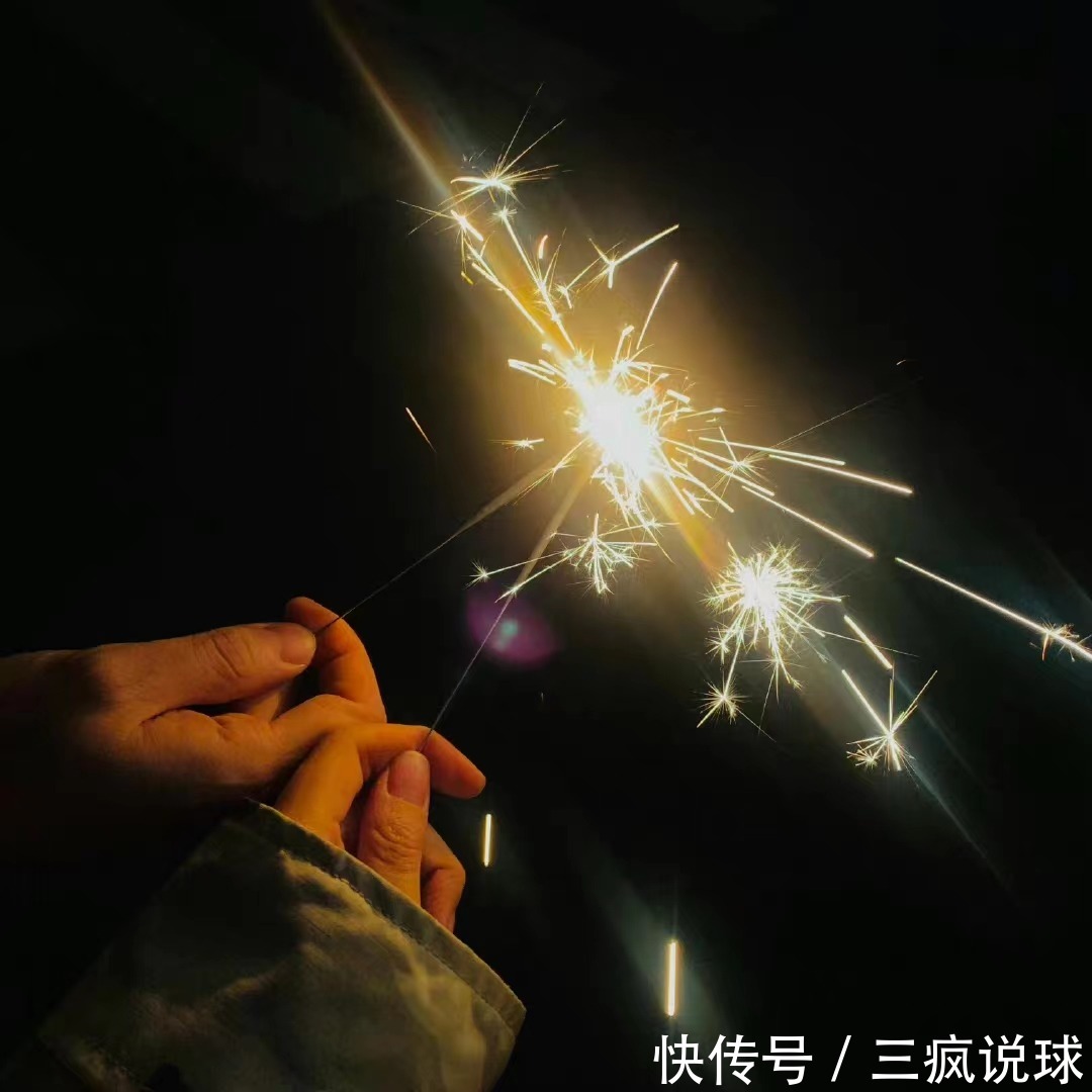 动态|恭喜!28岁国乒名将公布恋情,与女友十指紧扣+共奏钢琴太甜蜜