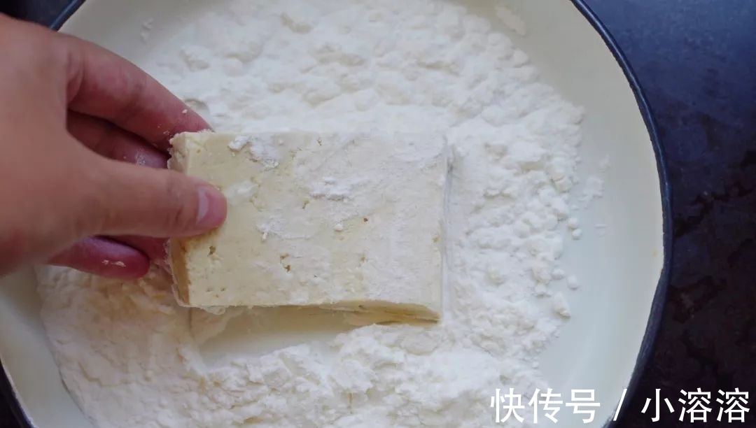 酸甜汁|做豆腐时多加一个鸡蛋,外皮酥脆,酸甜可口,家里人都喜欢吃!