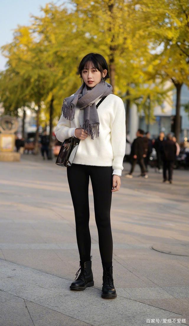 “打底裤”怎么搭才不老气学学下面潮人的穿法，保暖时髦又上镜