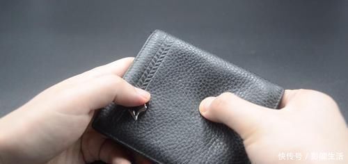 皮包|真假皮革难辨别?学会这个小窍门,再也不怕买到假的,涨知识了