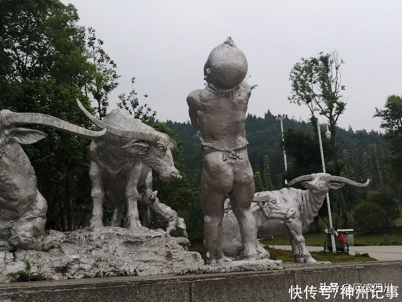 蓬安|逛游百牛赞歌广场，这里风景独好