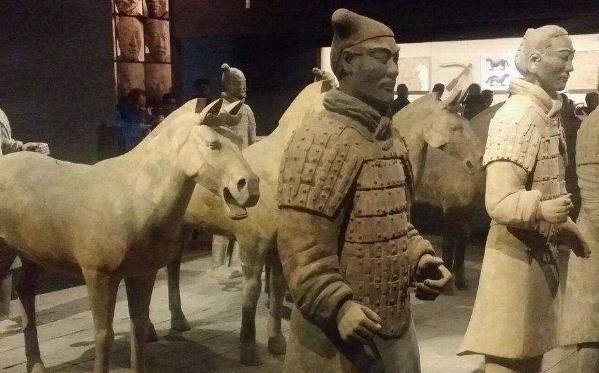 为什么兵马俑中间的土堆不能挖,里面有什么宝贝