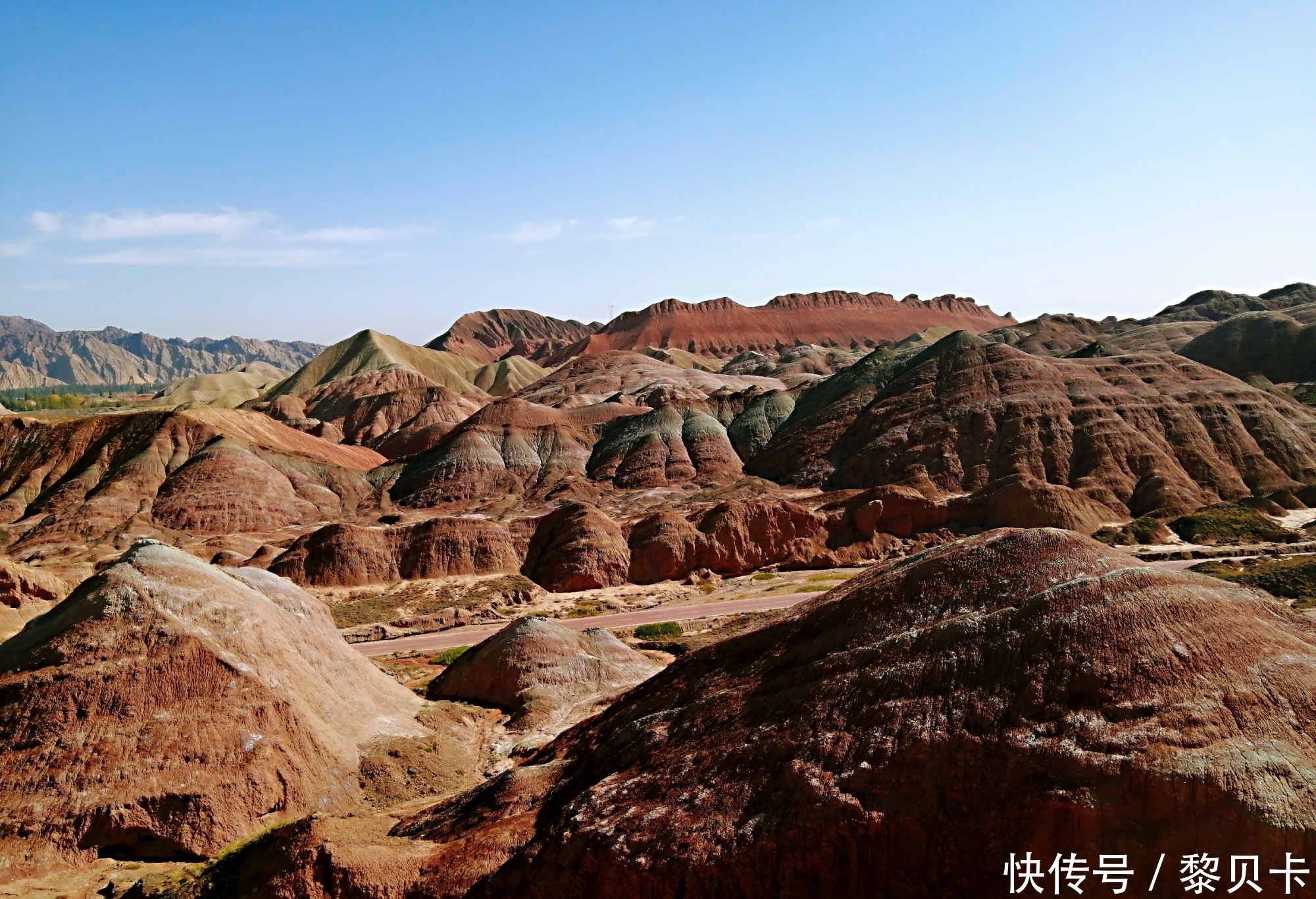 你观赏过七彩丹霞地貌吗？涓涓隽语七律诗和图片带你睹其风采