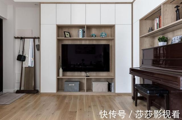 茶几|她以逆向思维，用餐桌代替茶几，入住后，发现出奇的好用
