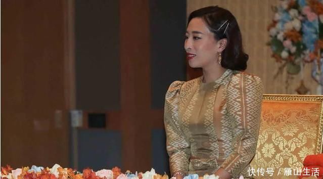 长发|诗丽吉嫡孙女剪掉十年长发换短发,清纯模样像极了奶奶,美得惊艳