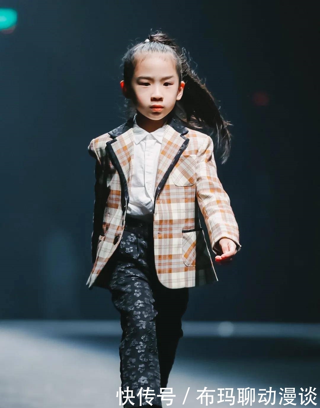 华影|【华影光线】4.17号VK百童大秀回顾来啦!