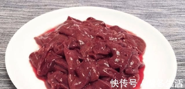 鲫鱼鲤鱼不咬钩只要在饵料中加点它,压根不担心没鱼上钩